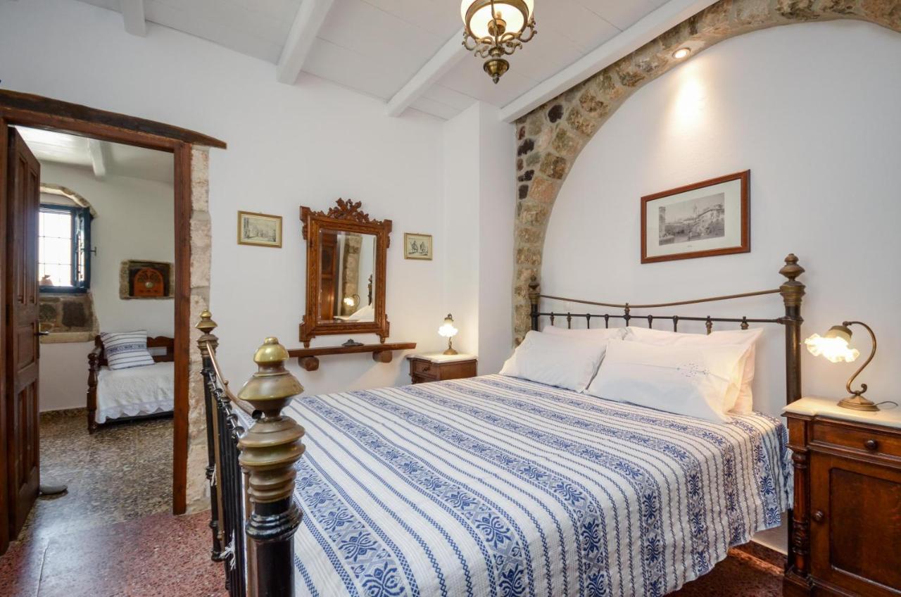 Venetiko Apartments Naxos City Екстер'єр фото